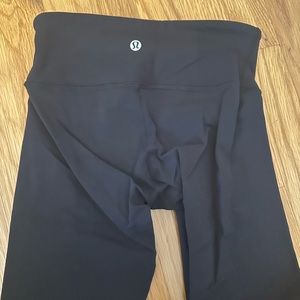 Ohio wonder under black lulu low rise leggings size 2